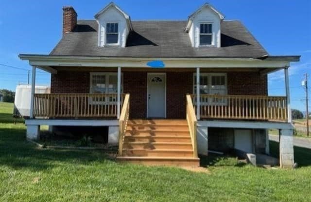 1810 CHURCHVILLE AVE - 1810 Churchville Avenue, Staunton, VA 24401