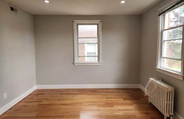 812 TAYLOR ST NE #4 Gallery 3