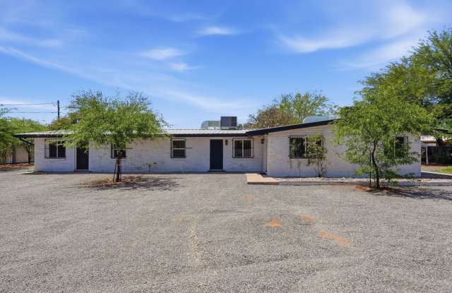 Bright & Airy Central Tucson 1-Bed with Private Enclosed Backyard | No Carpet photos photos