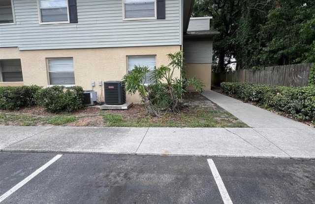 226 THORN TREE PLACE photos photos