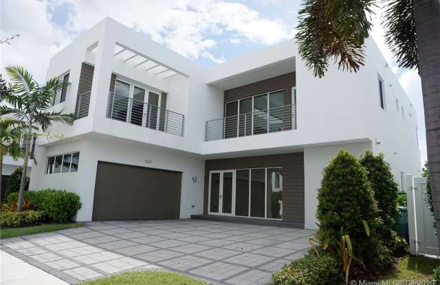 7610 NW 101st Ct - 7610 Northwest 101st Court, Doral, FL 33178