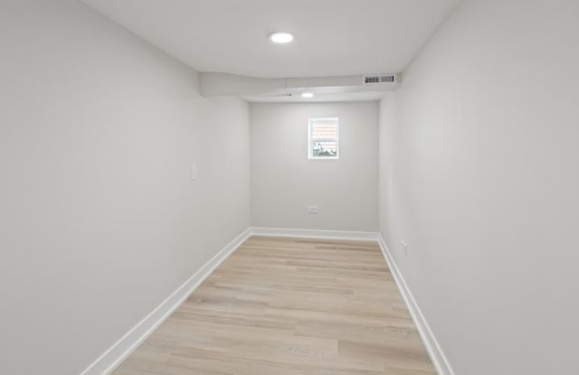 6228 W Berenice Gallery 4