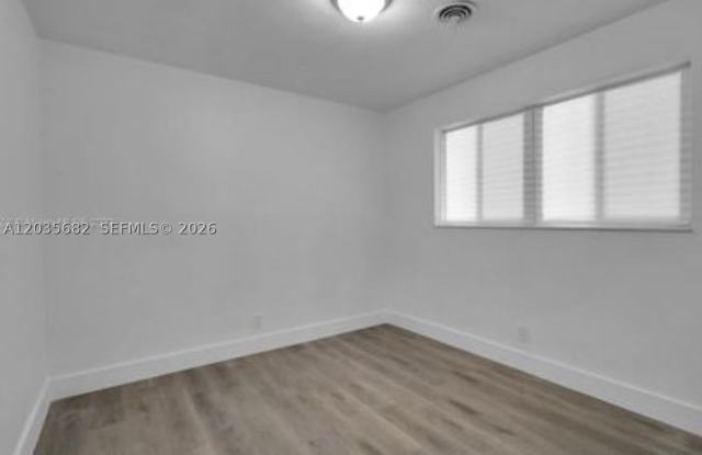 3811 NW 6th Pl Gallery 4