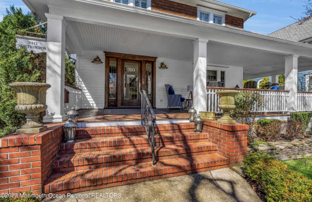 310 Worthington Avenue Gallery 3