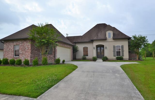 1860 Pointe South Drive - 1860 Pointe South, Zachary, LA 70791