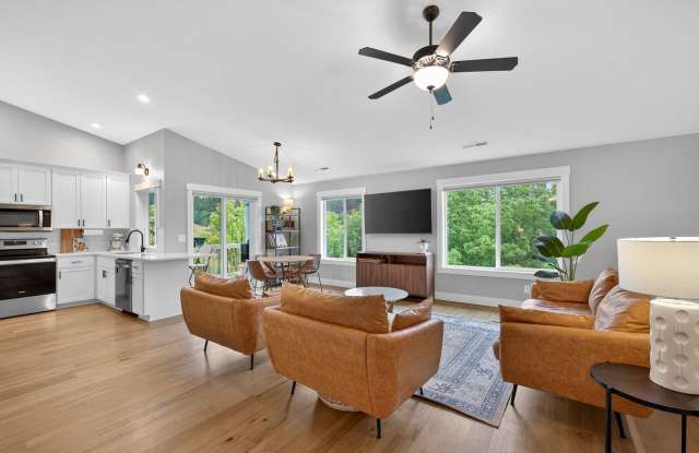 Spacious 5-Bedroom Home in Desirable NW McMinnville Gallery 3