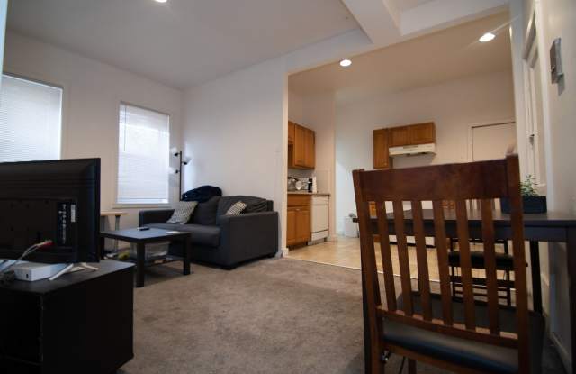 Nice 2 bed in Allston Gallery 4
