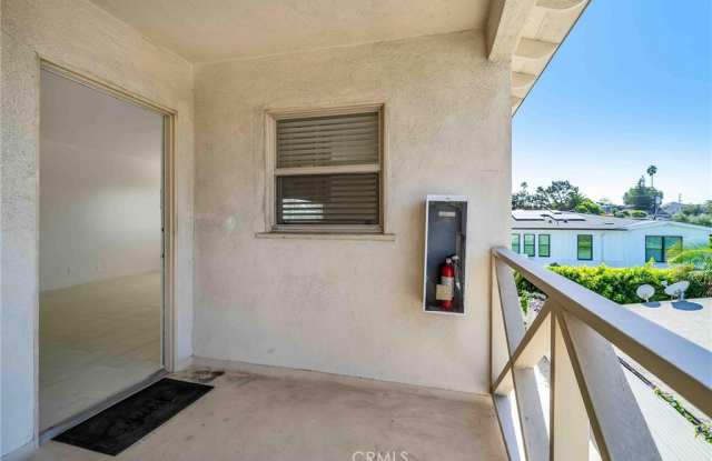 1226 Manhattan Beach Boulevard Gallery 3