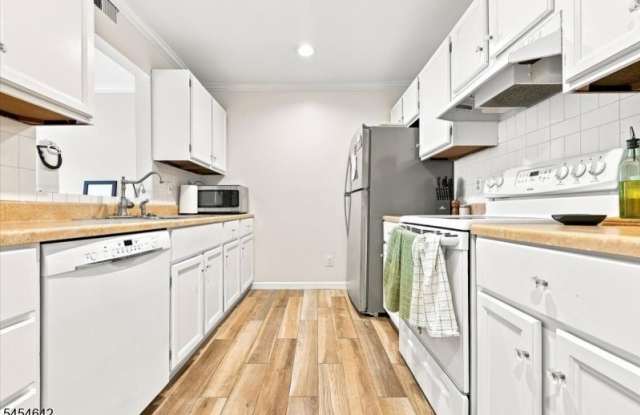 971 Bloomfield Ave photos photos