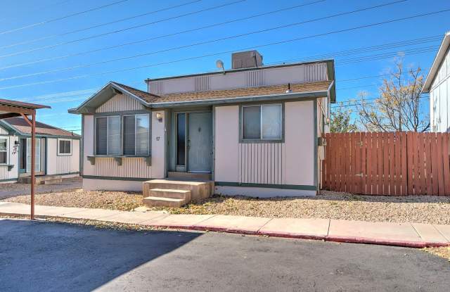 Great 3 bedroom and 2.5 bath home - 6 or 12 month lease available photos photos