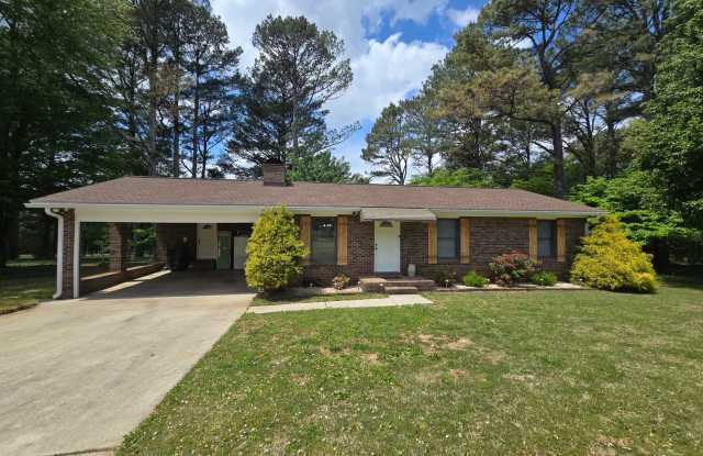 Country-Like Living in the City Limits – Renovated 3 Bedroom, 2 Bath on Huge Corner Lot photos photos