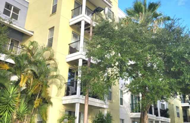 Large 2 BDS/ 2 bath loft condo located in the Arts Center Lofts in the heart of Tampa! photos photos