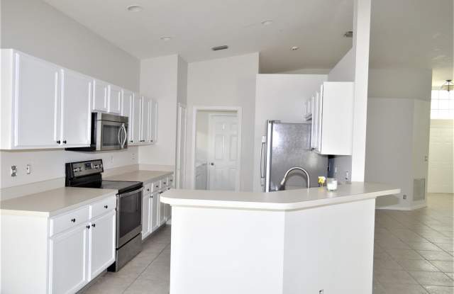 880 NW WATERLILY Place Gallery 3