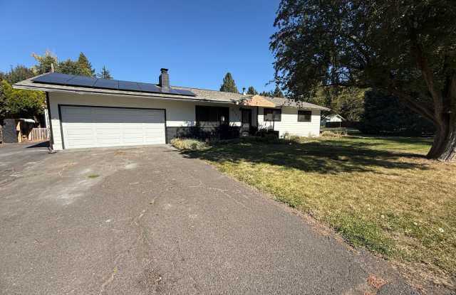 3 Bedroom 1.5 Bath with Garage Gallery 1