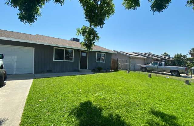 Cozy Home for rent in Tulare photos photos