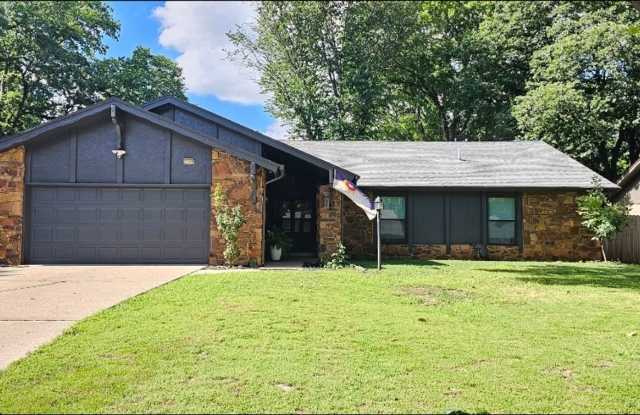 Contemporary Ranch in a beautiful, quiet south Tulsa neighborhood in Jenks east school district photos photos