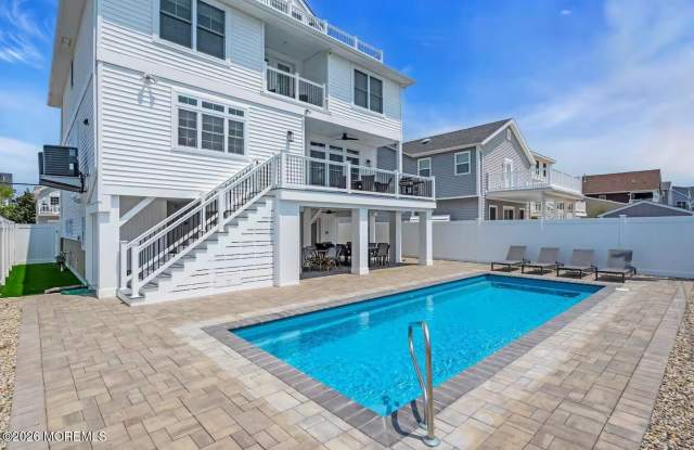 13 5th Avenue photos photos