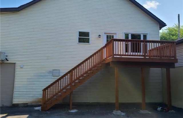 206 N Sargeant Stanley Hoffman Boulevard unit: B - 206 North Street, Lehighton, PA 18235 206 N Sargeant Stanley Hoffman Boulevard unit: B - 206 North Street, Lehighton, PA 18235