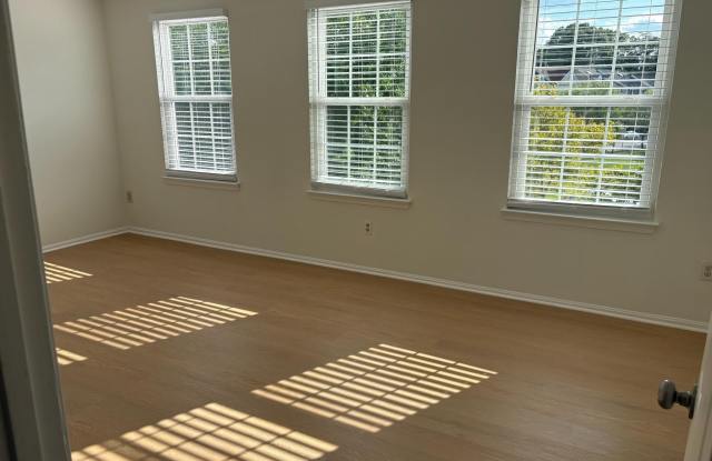 7818 CLOISTER Place Gallery 4