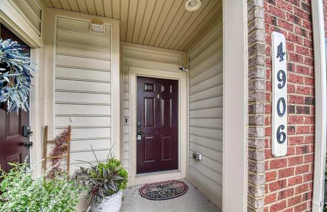 Stunning top level condo in Linton at Ballenger ready for your family photos photos Stunning top level condo in Linton at Ballenger ready for your family photos photos