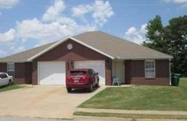 831 Meadowlands  DR photos photos