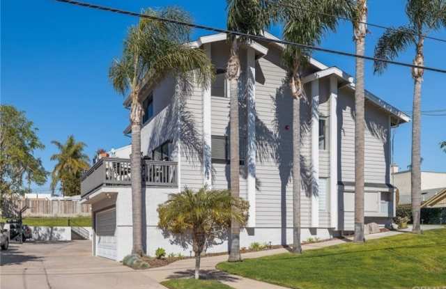 2109 Clark Ln Gallery 1