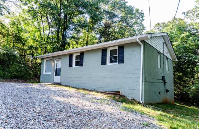 New Listing! photos photos