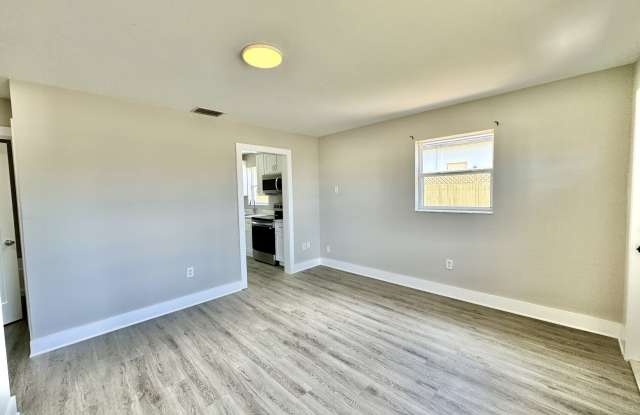 531 99th Ave. N. Gallery 4
