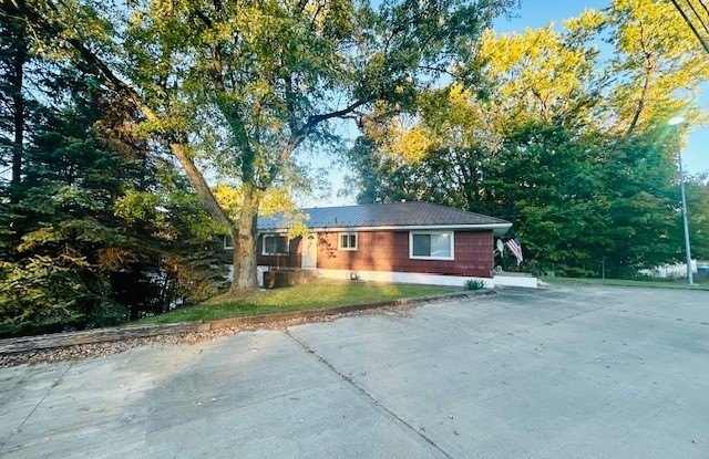 3071 E Waterloo Road unit: 2 photos photos