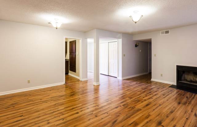 2425 Kennedy Ct Gallery 3