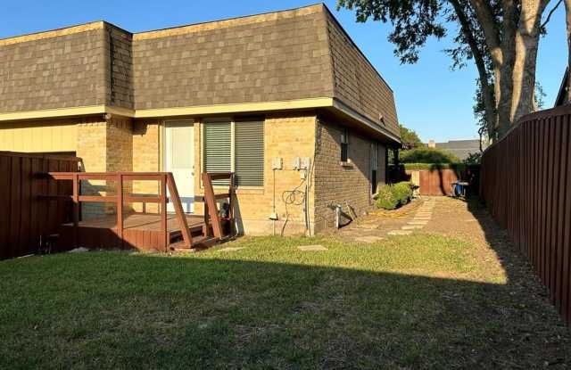 16419 Lauder Lane Gallery 2