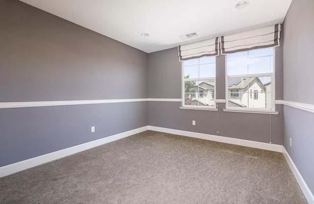 $4195.00 - Gorgeous and Ready for Move-In! Spacious 4 Br / 2.5 Ba in South Gilroy photos photos