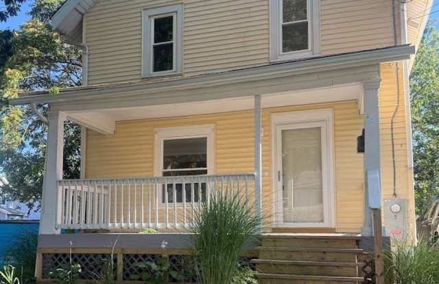 4 Bedroom 1.5 Bathroom single family home Rent Ready! Gallery 1