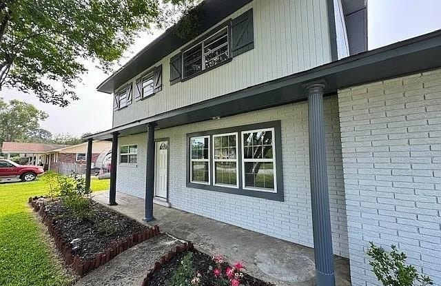 203 N Lake Drive Gallery 2