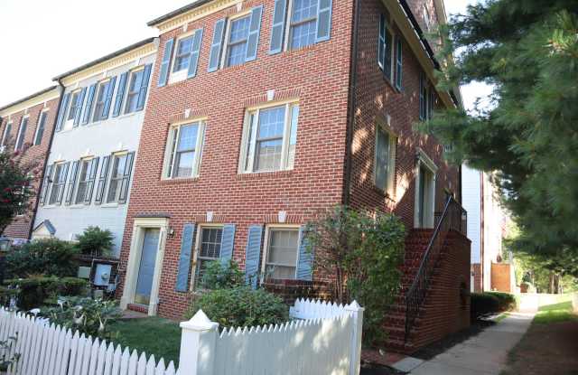 Premium Townhome in Kentlands Hill District photos photos