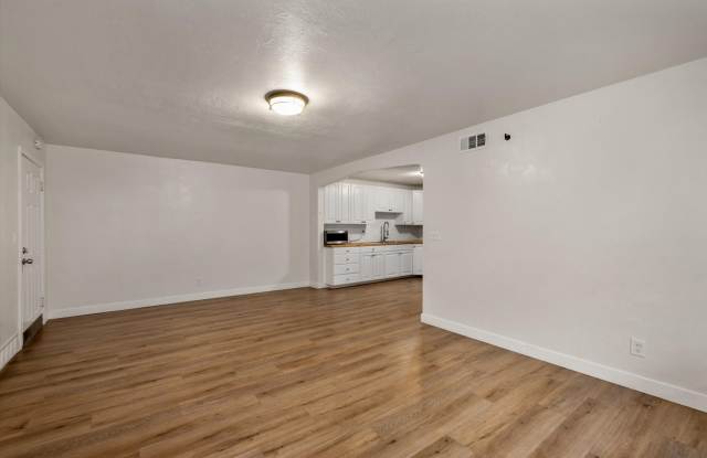 4210 South Highland DriveUnit 2 Gallery 3