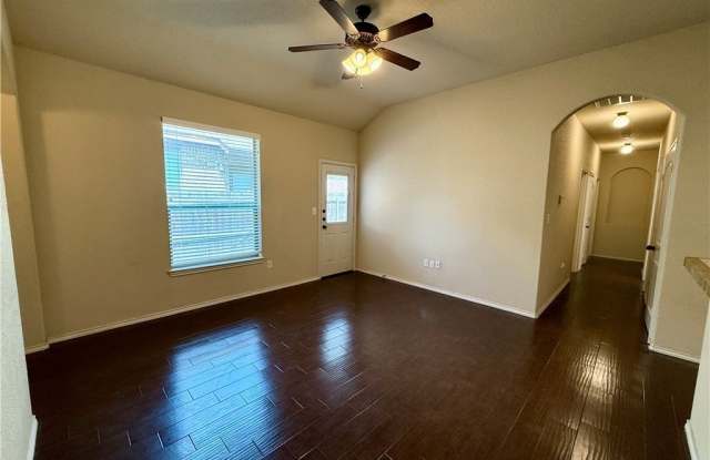 685 Creekside Circle Gallery 4