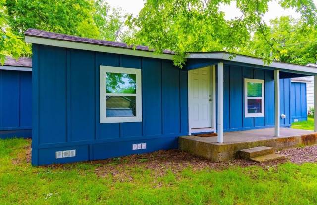 209 Pecan Street photos photos