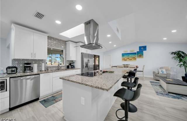 299 Rotonda Circle Gallery 3