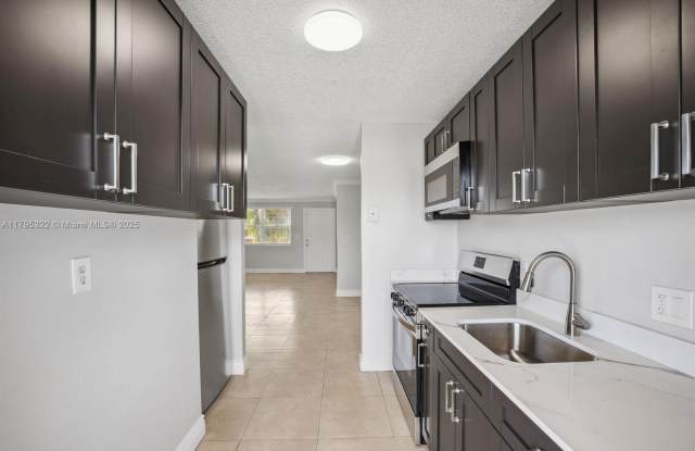850 E Commercial Blvd photos photos
