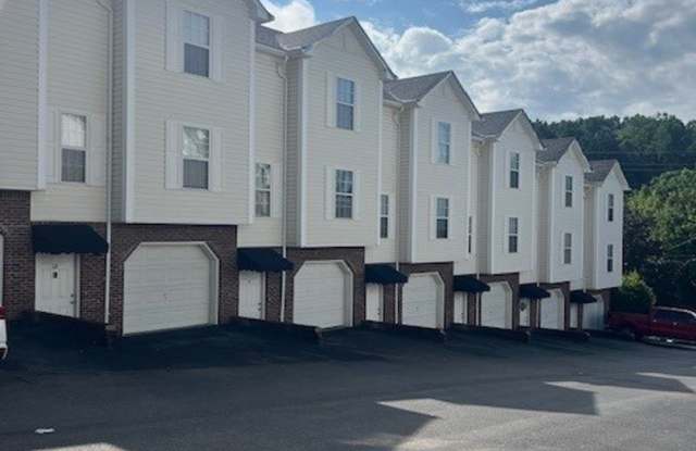 Spacious 2-Bedroom Townhouse with Garage photos photos