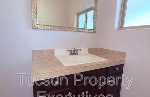 2925 North Estrella Avenue - 1 Gallery 4