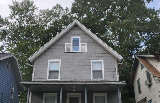 1615 Rowland Ave NE photos photos