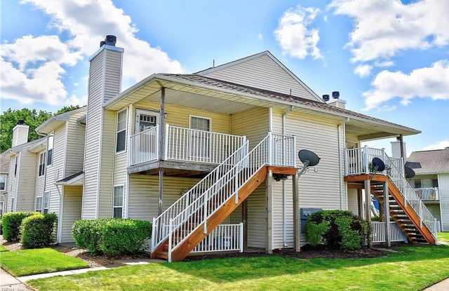 ***2 BED Condo/Downstairs unit/ W,S INCLUDED!! photos photos