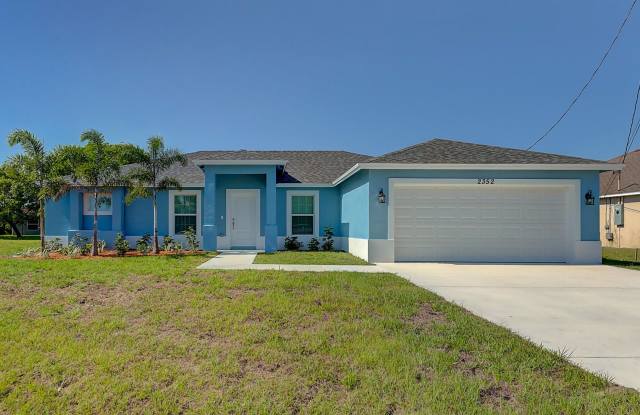 2352 SW Plum Court photos photos