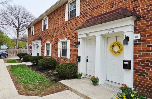 COMING SOON! 2BR Townhome in Clintonville near OSU – W/D, Parking, Pet Friendly photos photos