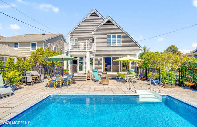 200 Beacon Boulevard photos photos