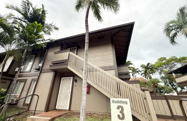 Beautiful Unfurnished 2bdrm / 1.5bath Palm Villas Unit with 2 Parking Stalls Gallery 3