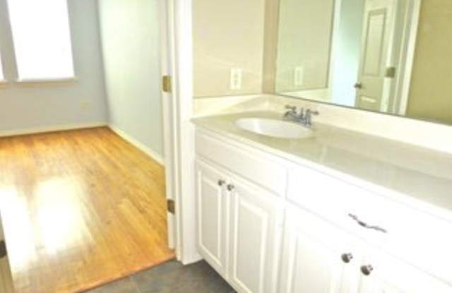 5905 Vickery Boulevard Gallery 2