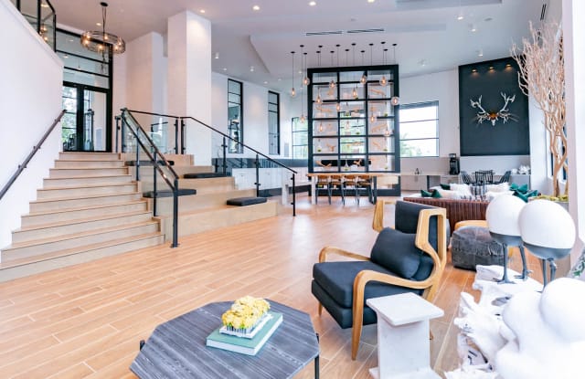 Luna Upper Westside Gallery 3